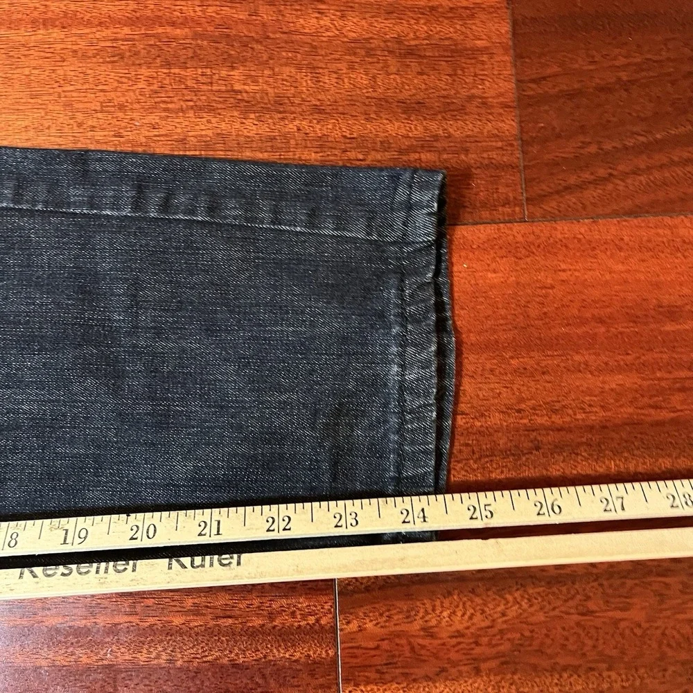 Levis preowned good